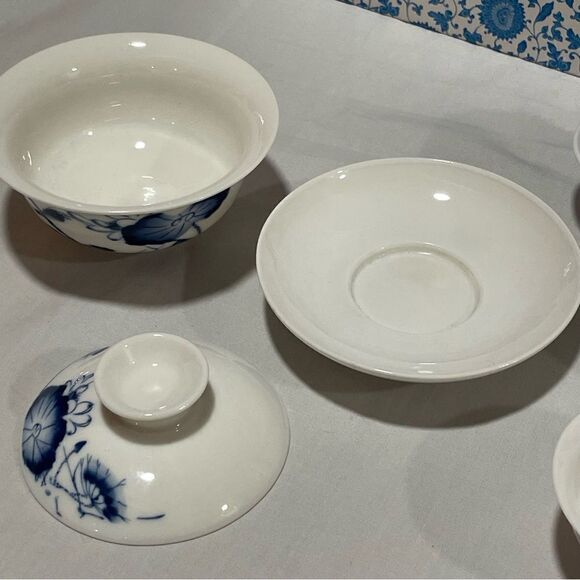 Chinese porcelain cobalt blue floral camellia gaiwan tea set of 12 - Picture 7 of 16